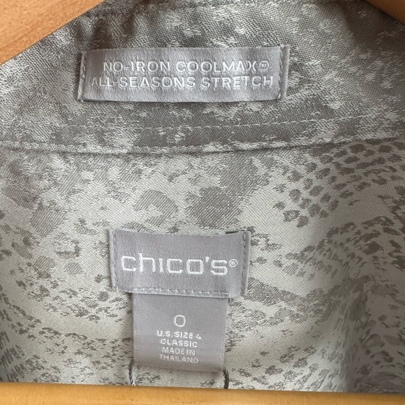 NWT Chico's Womens No-Iron Python Classic Shirt Size 0/US size 4 - Picture 2 of 4